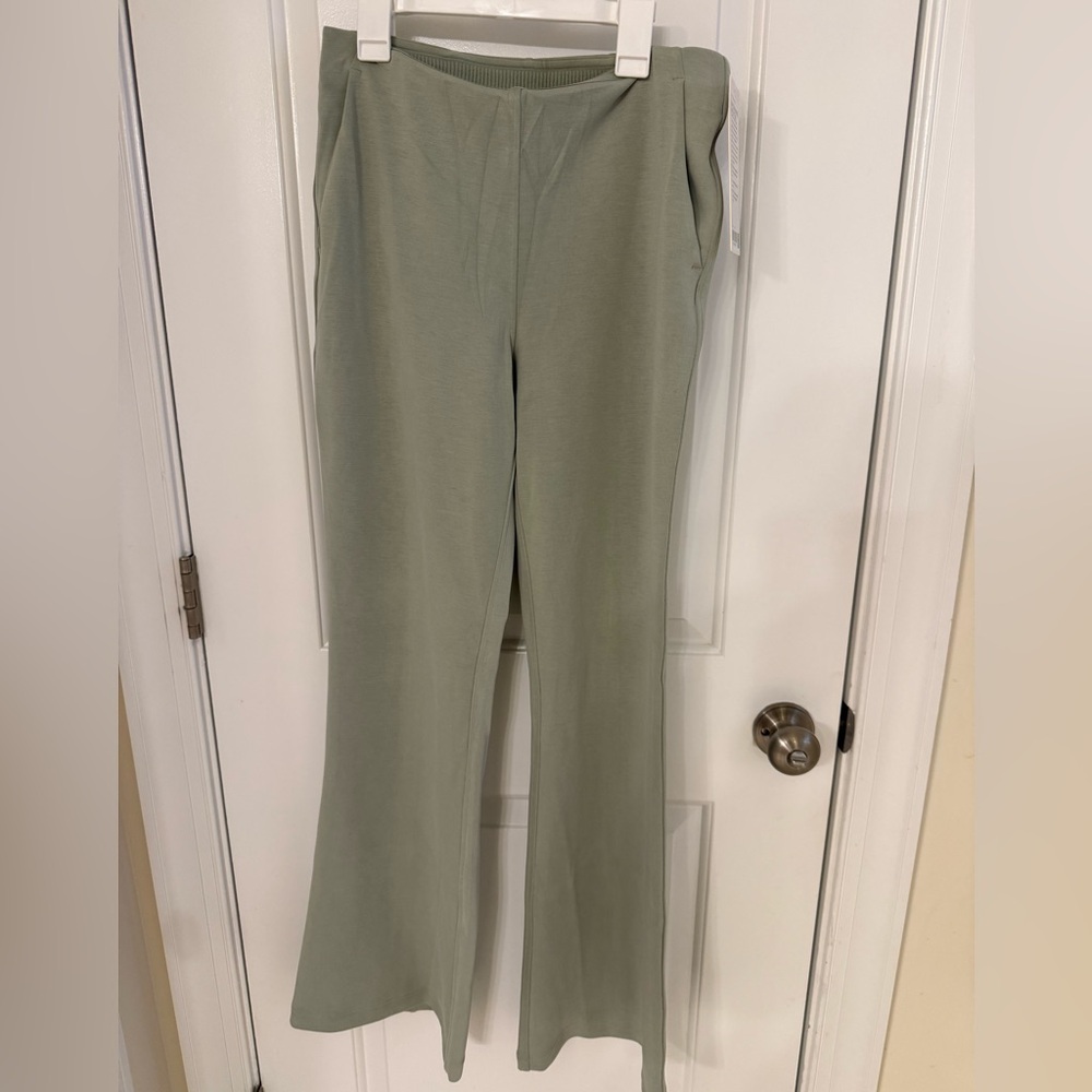 Lululemon brushed softstreme mid-rise flare pant